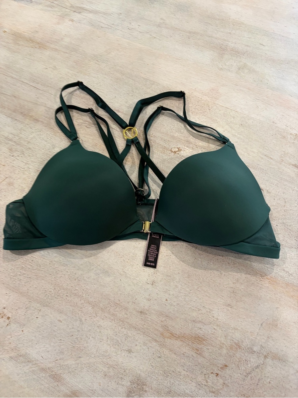 💚💋Victoria's Secret Emerald Green Strappy Push-Up Bra Gold Detail 💄🤍